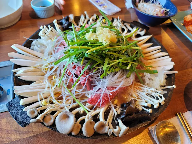 전골 한 상 차림