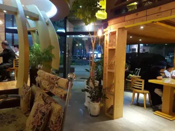 양양 구터미널 앞, 숲의 향기가 감도는 하모니 카페에서 맛보는 커피 한 잔의 여유