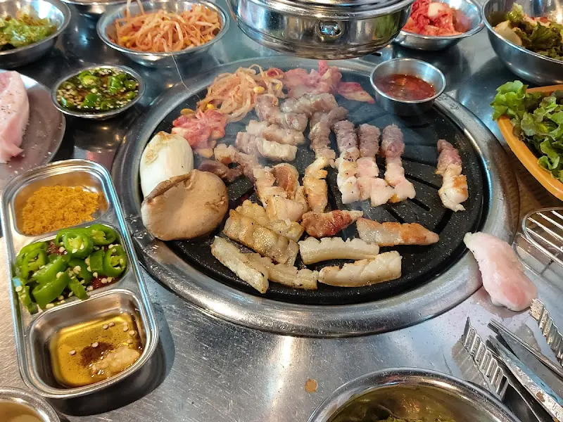 오겹살 굽는 모습