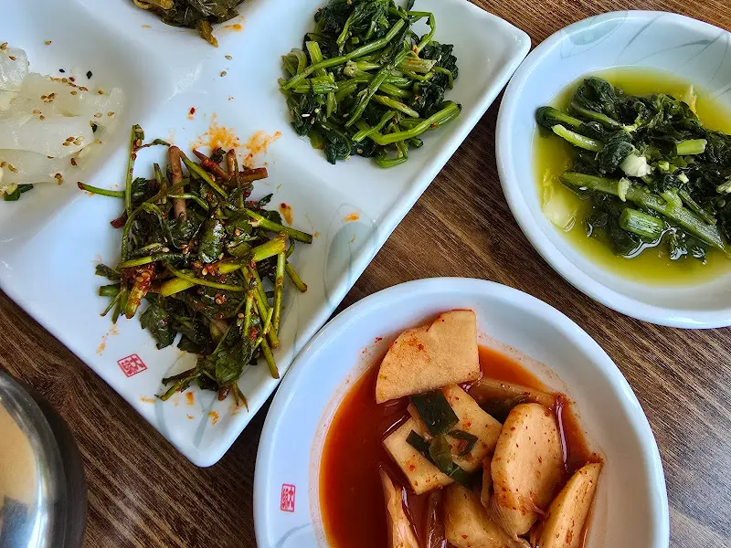 다양한 나물 반찬