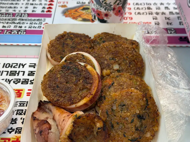 정이네튀김 누룽지 오징어순대와 감자전