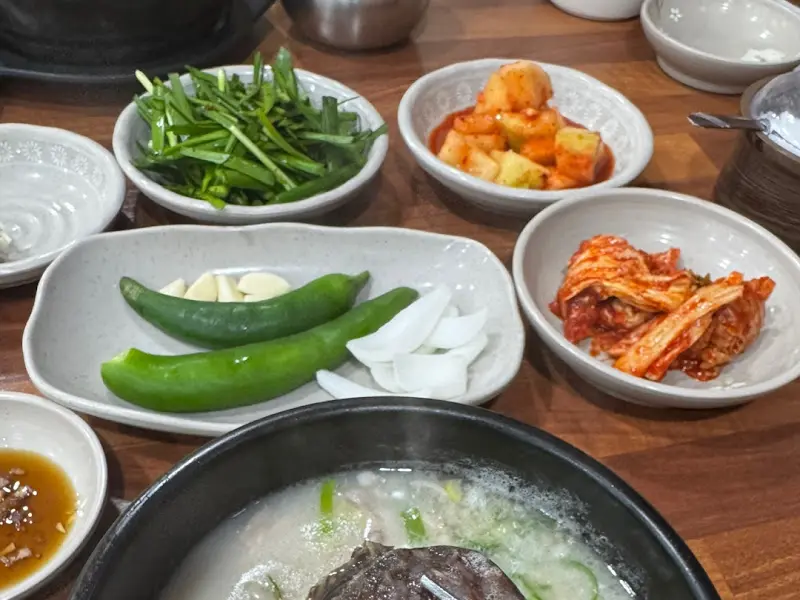 정갈하게 차려진 밑반찬