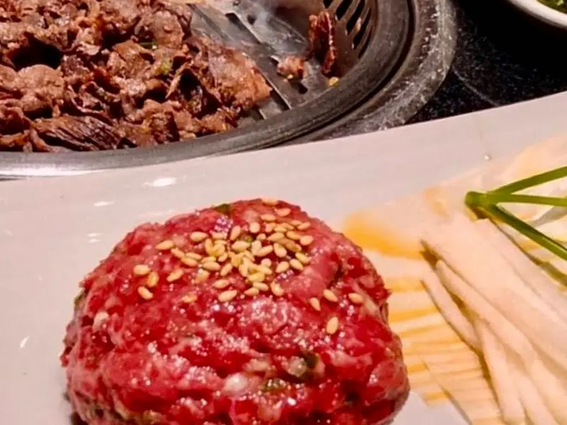 신선함이 느껴지는 육회