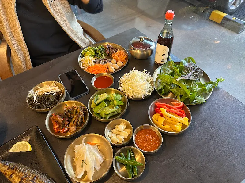 정갈하게 차려진 한 상