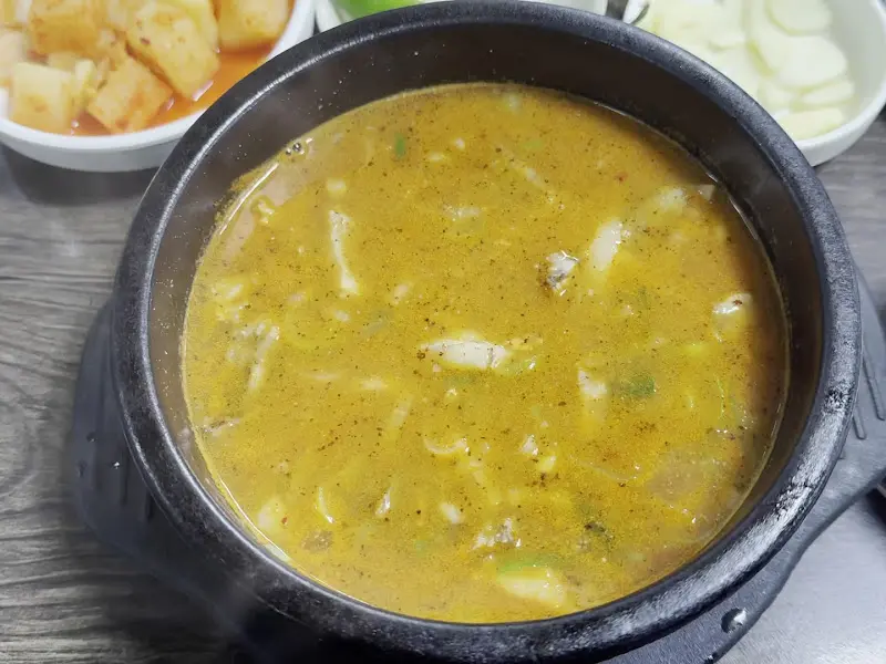 뽀얀 국물의 순대국밥