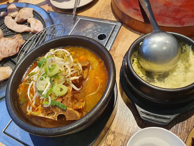 뼈다귀탕과 계란찜