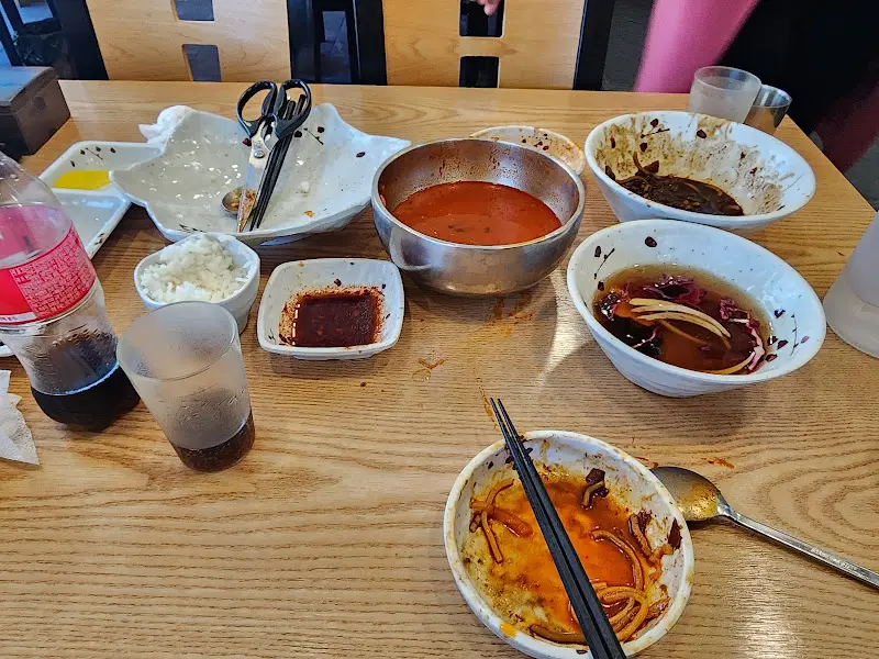 식사를 마친 후의 테이블