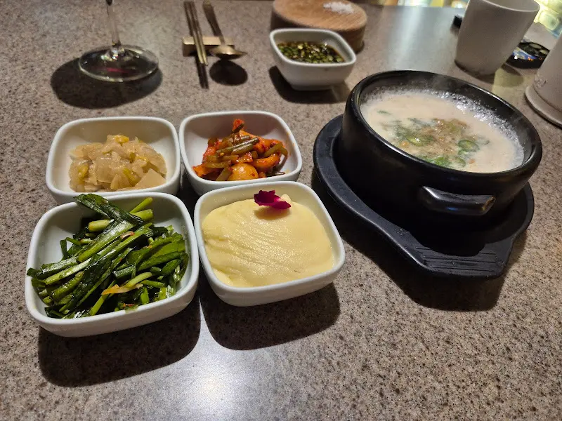 깔끔한 테이블 세팅