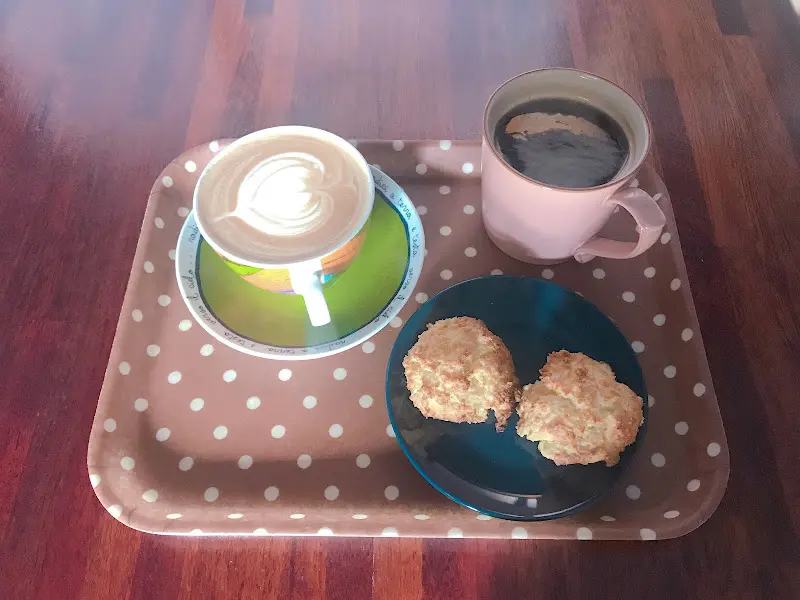 아메리카노와 스콘