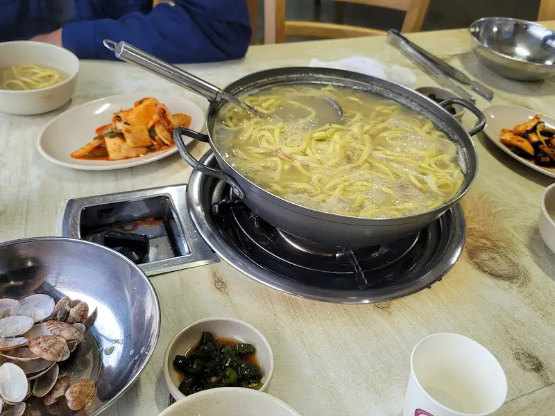 칼국수와 반찬