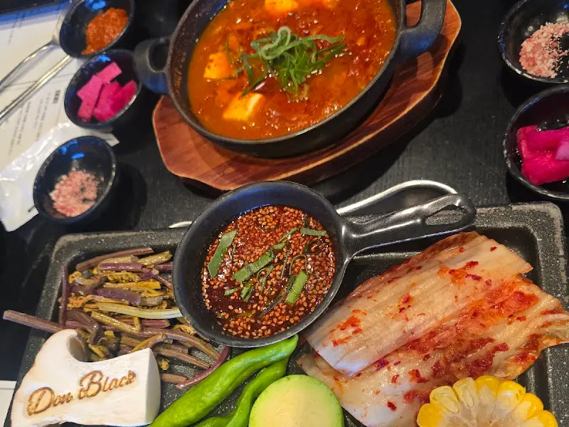 돈블랙 기본 상차림