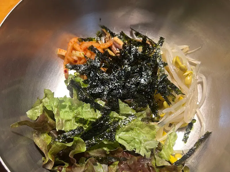 채소가 듬뿍 들어간 비빔밥