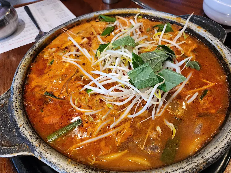 얼큰한 김치전골