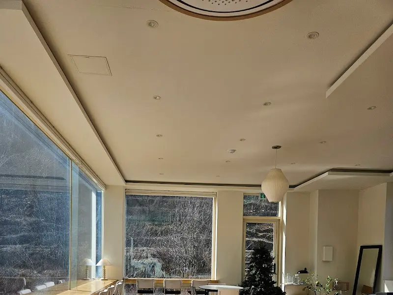 카페 천장