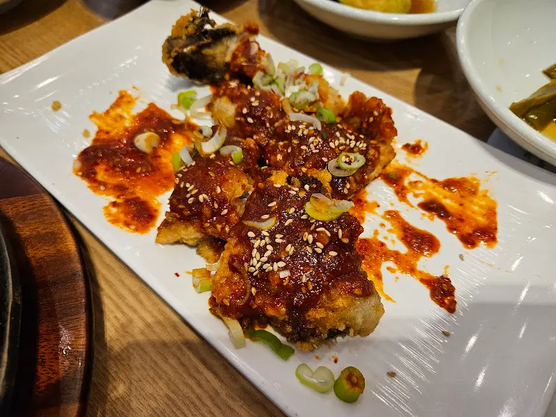 양념이 듬뿍 발린 코다리 튀김