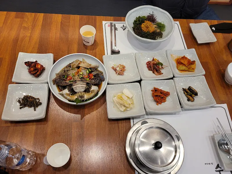 정갈하게 차려진 한 상