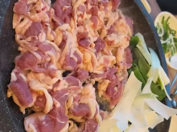 침샘 폭발, 레전드 오리 맛집! 고기 한 점에 전주 힙스터 기절각