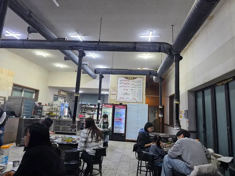 넓은 실내 공간