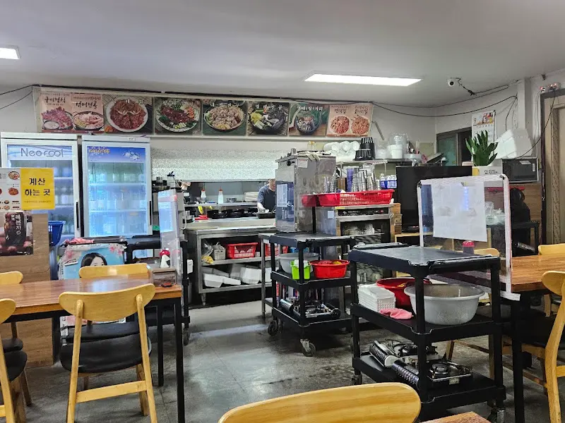 별난명태 식당 내부