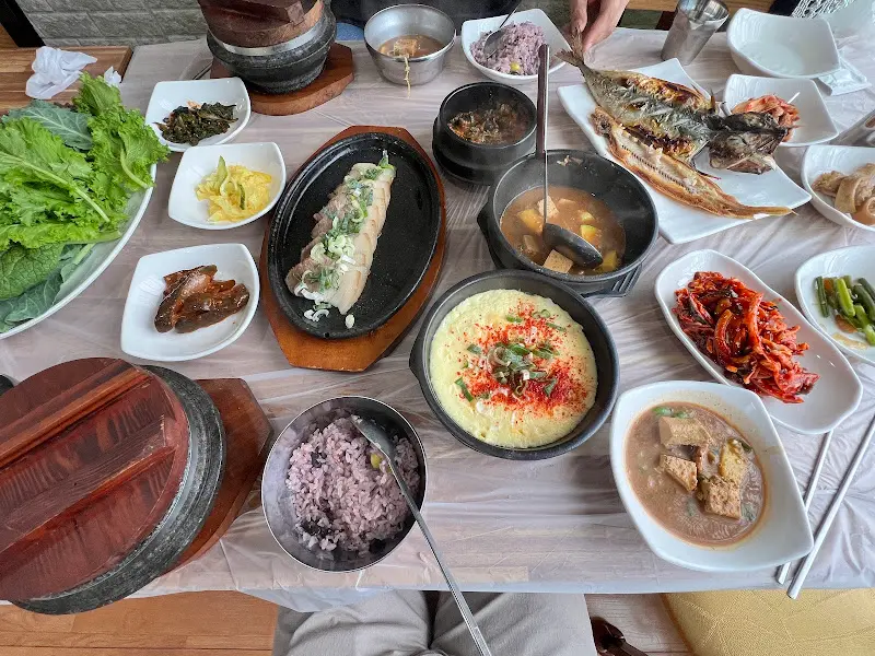 푸짐한 쌈밥 정식 한 상