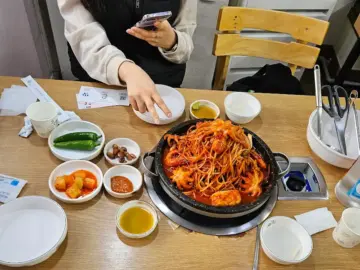 사상에서 맛보는 해물과 뼈의 조화, 돌솥해물뼈찜 맛집 기행