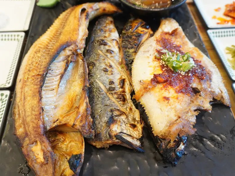 다양한 종류의 생선구이