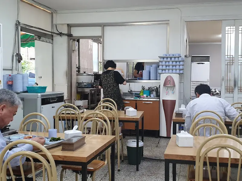 식당 내부 풍경