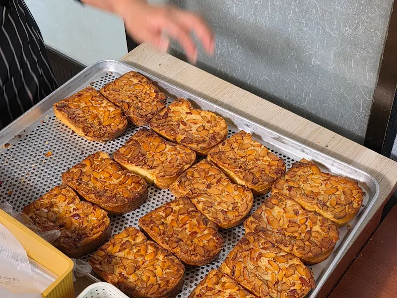 명문제과 꿀아몬드빵