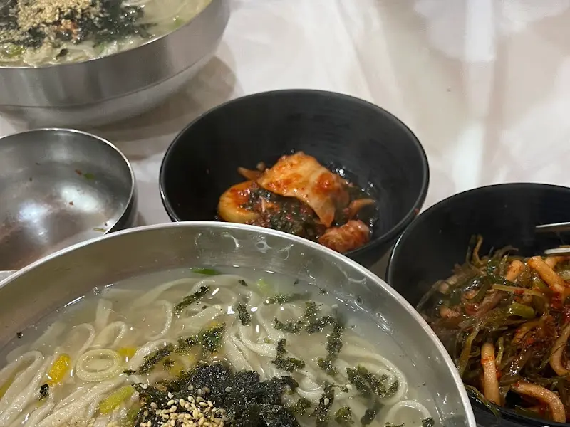 칼국수와 반찬