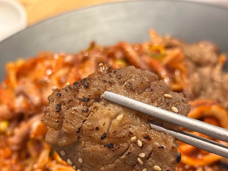 윤기가 흐르는 돼지갈비