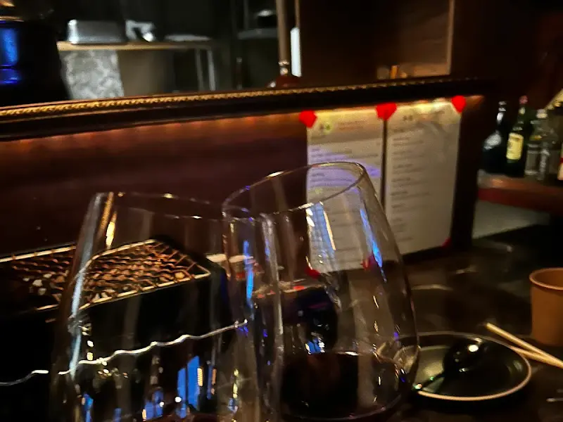 두툼한 돈까스가 인상적인 가츠샌드