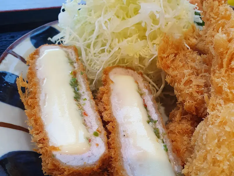 치즈돈까스 단면