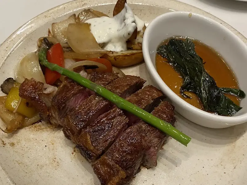 먹음직스러운 스테이크 단면