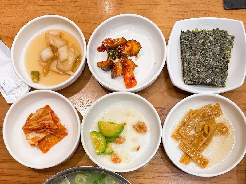 정갈한 기본 반찬