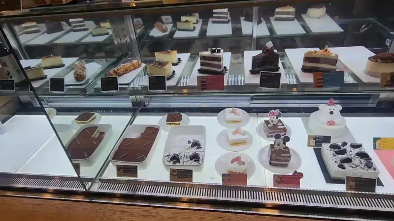 투썸 케이크 쇼케이스