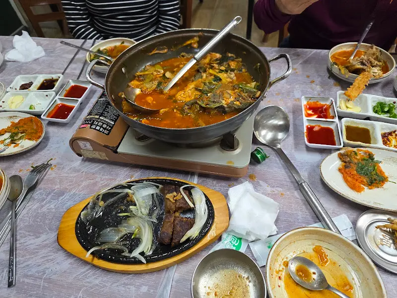 매운탕과 떡갈비