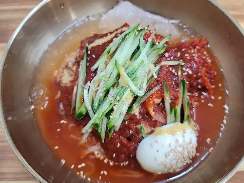 비빔밀면 근접샷