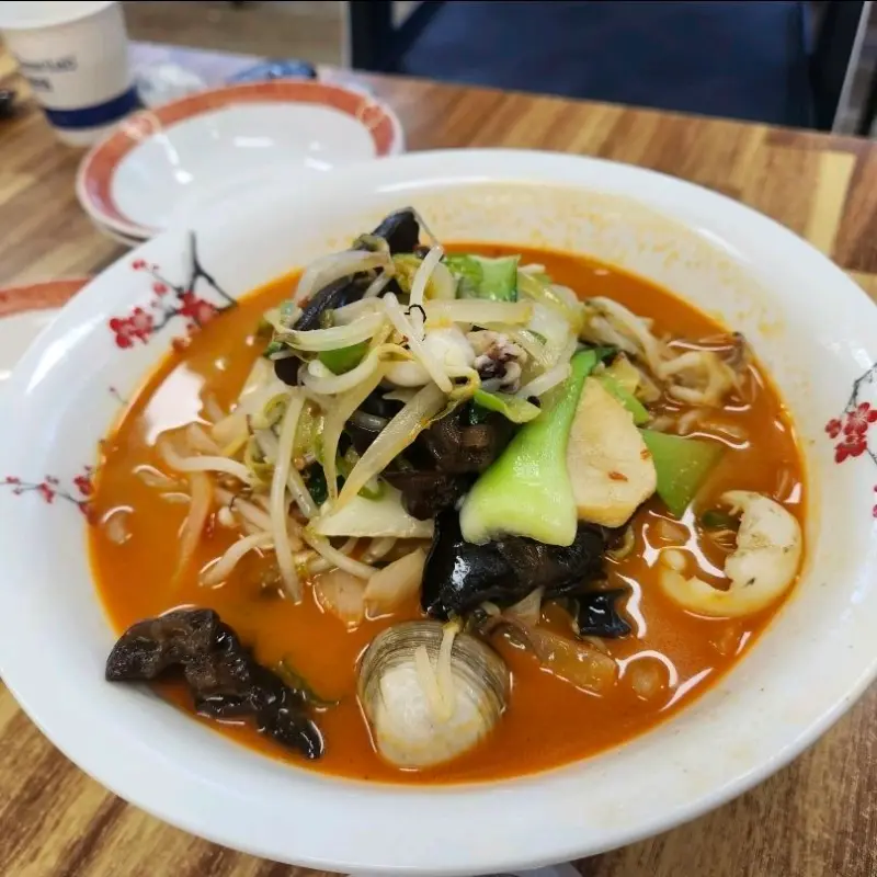 해물이 듬뿍 들어간 시원한 해물짬뽕