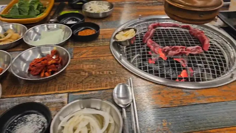 다양하고 푸짐한 기본 반찬