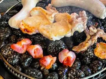 군포 힙스터들의 성지, 돌 위에 피어나는 군포 돌닭갈비 맛집 랩소디