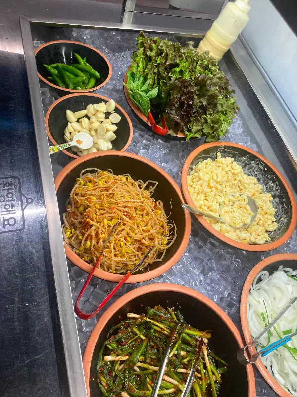 청춘갈비에서 맛볼 수 있는 특별 메뉴, 육초밥