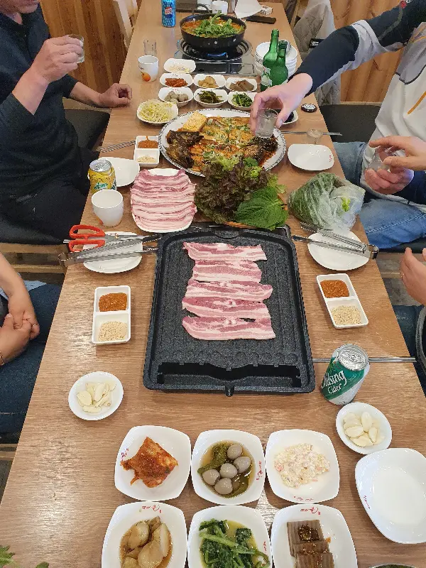 단체 회식도 가능한 넓은 공간