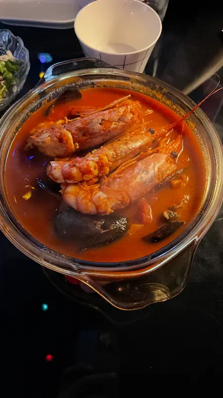 매콤한 국물이 매력적인 메뉴