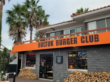 혼자라도 괜찮아, 서귀포에서 찾은 인생 버거 맛집 “불턱버거클럽” 제주 편