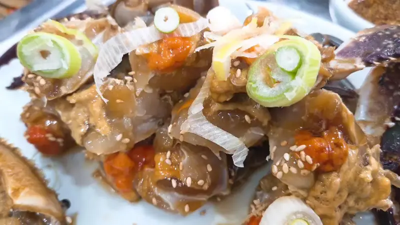 알이 꽉 찬 간장게장