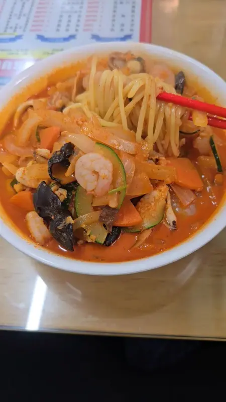 해산물이 푸짐하게 들어간 짬뽕