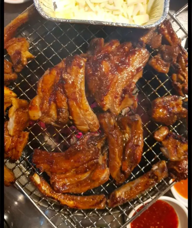 맛있게 익어가는 쪽쪽갈비