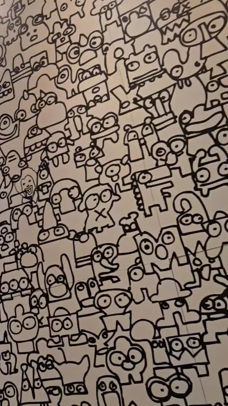 맥도날드 벽면에 그려진 톡톡 튀는 일러스트