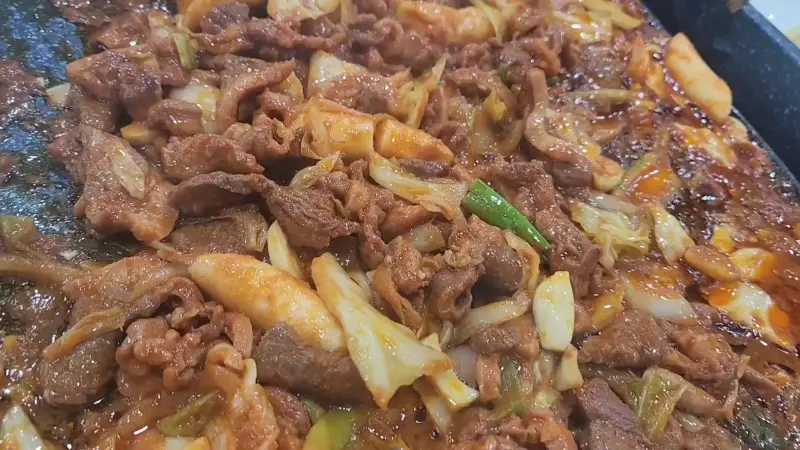 지글지글 익어가는 오리 주물럭