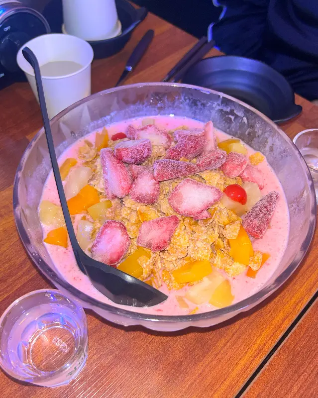 딸기 요거트 빙수